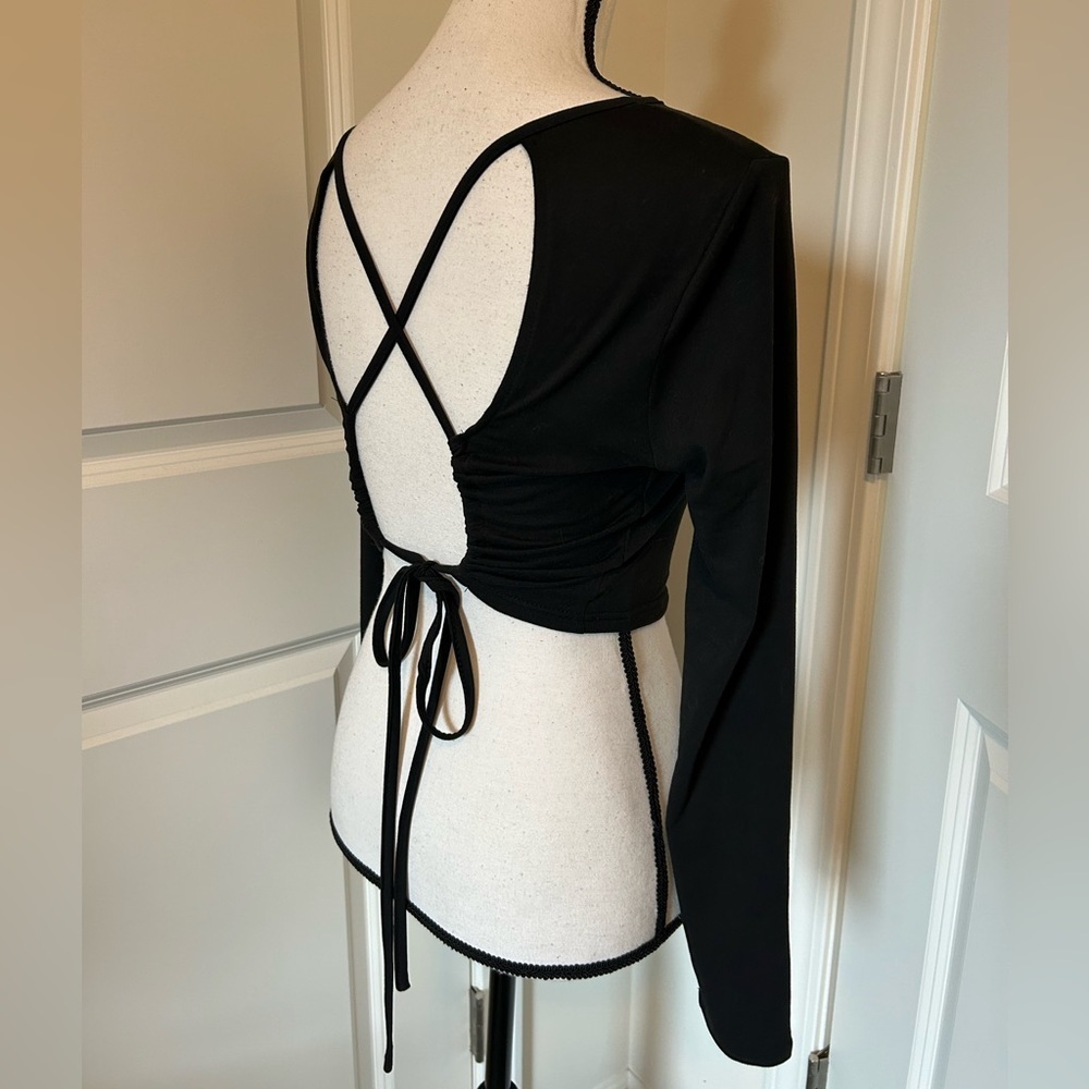 Black laced cross cross open back cropped long sleeve top